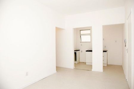 Sala de apartamento à venda com 1 quarto, 62m² em Petrópolis, Porto Alegre