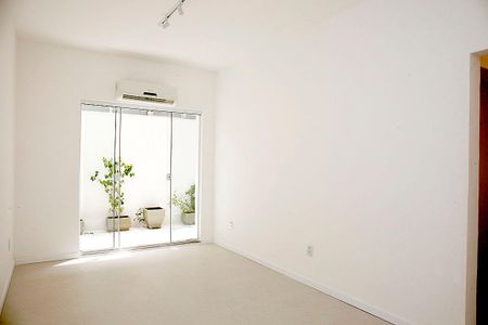 Sala de apartamento à venda com 1 quarto, 62m² em Petrópolis, Porto Alegre