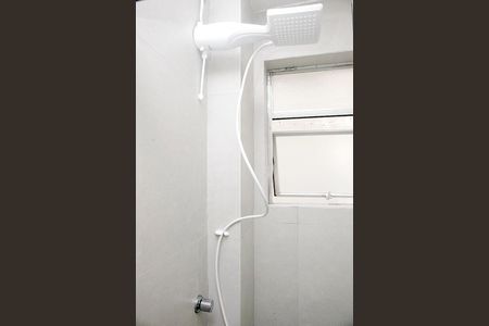 Banheiro de apartamento à venda com 1 quarto, 62m² em Petrópolis, Porto Alegre