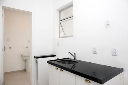 Cozinha + Área de Serviço de apartamento à venda com 1 quarto, 62m² em Petrópolis, Porto Alegre
