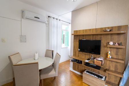 Apartamento à venda com 53m², 2 quartos e 1 vaga Apartamento à venda com 53m², 2 quartos e 1 vagaSala