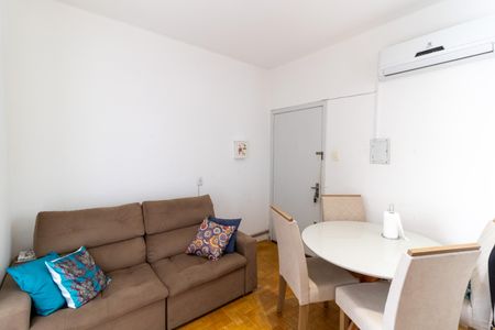 Sala de apartamento à venda com 2 quartos, 53m² em Santana, Porto Alegre