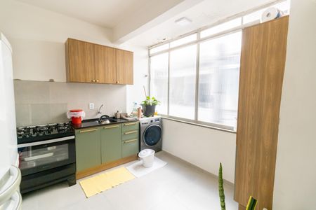 Cozinha de apartamento à venda com 2 quartos, 53m² em Santana, Porto Alegre