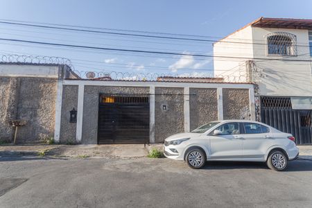 Casa à venda com 180m², 4 quartos e 1 vagaFachada