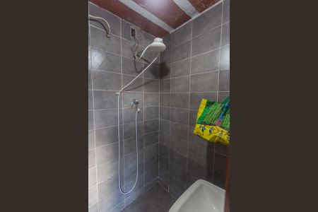 Casa à venda com 180m², 4 quartos e 1 vagaBanheiro Social da Casa dos Fundos