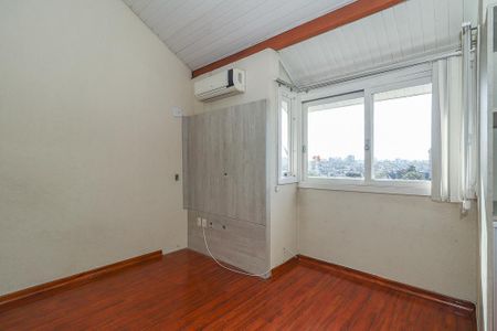 Casa de condomínio à venda com 167m², 3 quartos e 2 vagasSótão