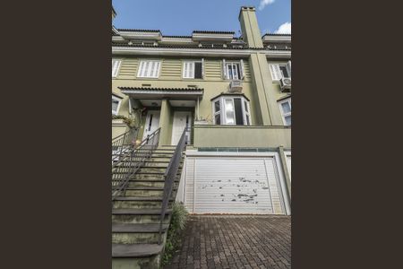 Casa de condomínio à venda com 167m², 3 quartos e 2 vagasFachada