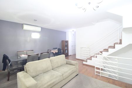 Sala de casa de condomínio à venda com 3 quartos, 170m² em Vila Sofia, São Paulo