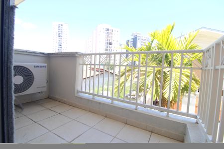 Sacada da suíte de casa de condomínio à venda com 3 quartos, 170m² em Vila Sofia, São Paulo