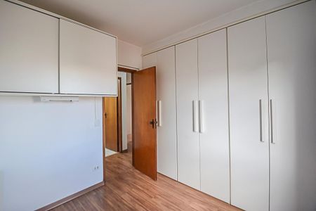 Apartamento à venda com 75m², 3 quartos e 2 vagas Apartamento à venda com 75m², 3 quartos e 2 vagasQuarto 1