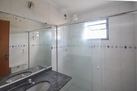 Apartamento à venda com 75m², 3 quartos e 2 vagas Apartamento à venda com 75m², 3 quartos e 2 vagasBanheiro da Suíte
