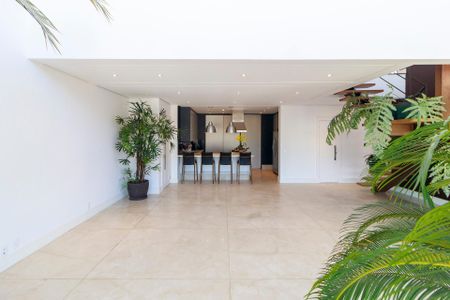 Apartamento para alugar com 285m², 3 quartos e 3 vagas Apartamento para alugar com 285m², 3 quartos e 3 vagasSala