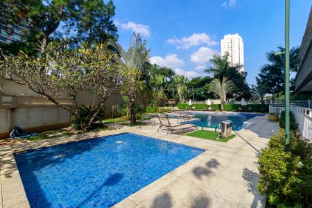 Apartamento para alugar com 285m², 3 quartos e 3 vagas Apartamento para alugar com 285m², 3 quartos e 3 vagasPiscina