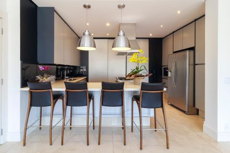 Apartamento para alugar com 285m², 3 quartos e 3 vagas Apartamento para alugar com 285m², 3 quartos e 3 vagasCozinha