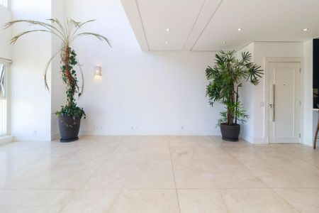 Apartamento para alugar com 285m², 3 quartos e 3 vagas Apartamento para alugar com 285m², 3 quartos e 3 vagasSala