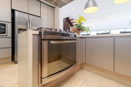 Apartamento para alugar com 285m², 3 quartos e 3 vagas Apartamento para alugar com 285m², 3 quartos e 3 vagasCozinha