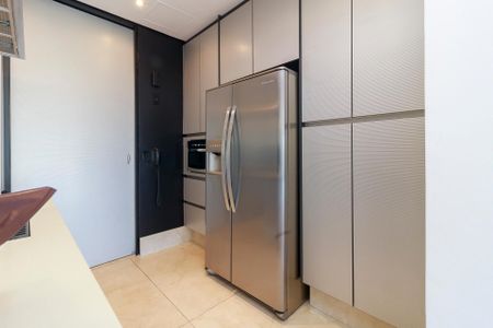 Apartamento para alugar com 285m², 3 quartos e 3 vagas Apartamento para alugar com 285m², 3 quartos e 3 vagasCozinha