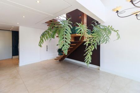 Apartamento para alugar com 285m², 3 quartos e 3 vagas Apartamento para alugar com 285m², 3 quartos e 3 vagasSala