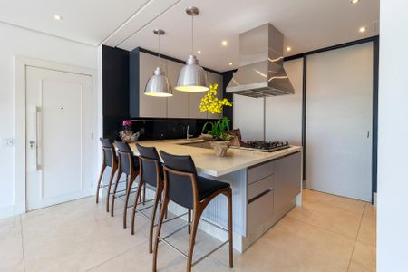 Apartamento para alugar com 285m², 3 quartos e 3 vagas Apartamento para alugar com 285m², 3 quartos e 3 vagasCozinha