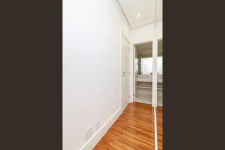 Apartamento para alugar com 285m², 3 quartos e 3 vagas Apartamento para alugar com 285m², 3 quartos e 3 vagasBanheiro da Suíte 1