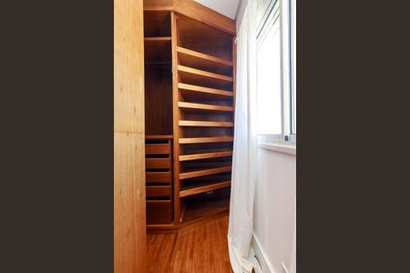 Apartamento para alugar com 285m², 3 quartos e 3 vagas Apartamento para alugar com 285m², 3 quartos e 3 vagasCloset da Suíte 1