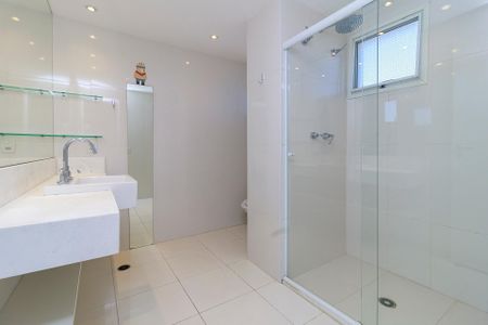 Apartamento para alugar com 285m², 3 quartos e 3 vagas Apartamento para alugar com 285m², 3 quartos e 3 vagasBanheiro da Suíte 2