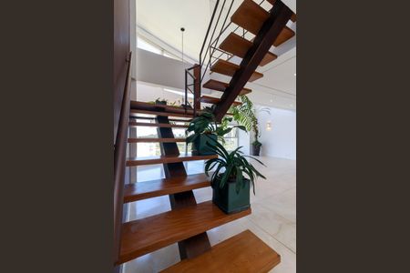 Apartamento para alugar com 285m², 3 quartos e 3 vagas Apartamento para alugar com 285m², 3 quartos e 3 vagasSala