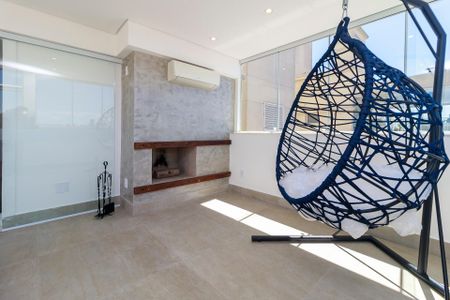 Apartamento para alugar com 285m², 3 quartos e 3 vagas Apartamento para alugar com 285m², 3 quartos e 3 vagasCobertura