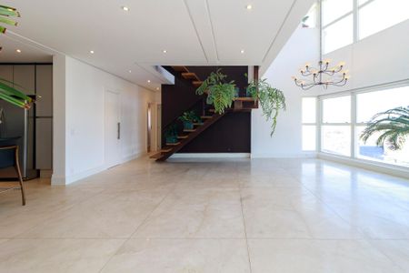 Apartamento para alugar com 285m², 3 quartos e 3 vagas Apartamento para alugar com 285m², 3 quartos e 3 vagasSala