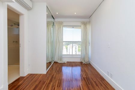 Apartamento para alugar com 285m², 3 quartos e 3 vagas Apartamento para alugar com 285m², 3 quartos e 3 vagasSuíte 2