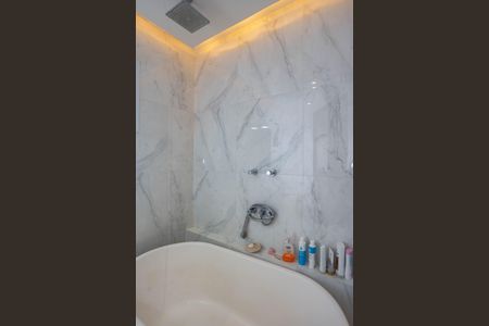 Apartamento à venda com 123m², 3 quartos e 3 vagasBanheiro do quarto 3 Suíte