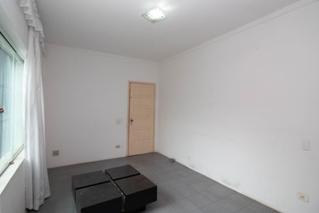 Casa à venda com 193m², 2 quartos e 3 vagasSala