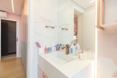 Apartamento à venda com 112m², 3 quartos e 2 vagas Apartamento à venda com 112m², 3 quartos e 2 vagasBanheiro Suíte 1