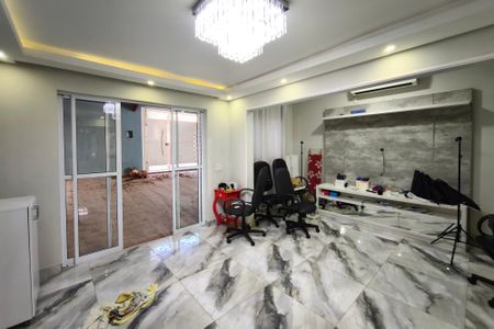 Sala de Estar de casa à venda com 2 quartos, 120m² em Vila Padre Manoel de Nobrega, Campinas