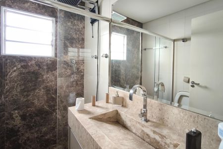 Casa à venda com 120m², 2 quartos e 2 vagas Casa à venda com 120m², 2 quartos e 2 vagasBanheiro Social