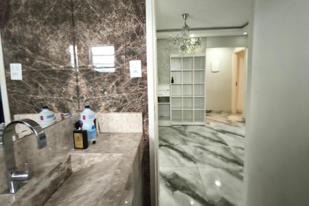 Casa à venda com 120m², 2 quartos e 2 vagas Casa à venda com 120m², 2 quartos e 2 vagasBanheiro Social