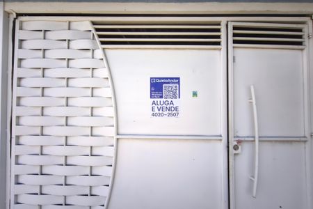 Casa à venda com 120m², 2 quartos e 2 vagas Casa à venda com 120m², 2 quartos e 2 vagasPLACA INSTALADA NA FACHADA