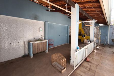 Casa à venda com 120m², 2 quartos e 2 vagas Casa à venda com 120m², 2 quartos e 2 vagasQuintal