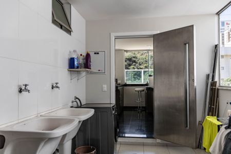 Apartamento à venda com 212m², 3 quartos e 2 vagas Apartamento à venda com 212m², 3 quartos e 2 vagasÁrea de Serviço