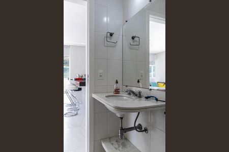 Apartamento à venda com 212m², 3 quartos e 2 vagas Apartamento à venda com 212m², 3 quartos e 2 vagasBanheiro