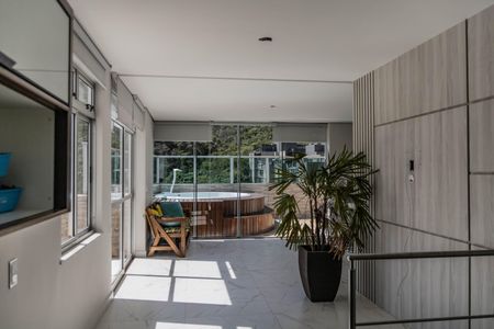 Apartamento à venda com 212m², 3 quartos e 2 vagas Apartamento à venda com 212m², 3 quartos e 2 vagasEspaço Gourmet