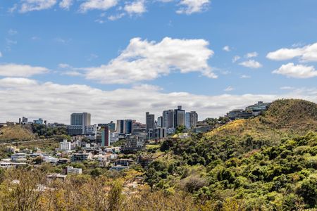 Apartamento à venda com 212m², 3 quartos e 2 vagas Apartamento à venda com 212m², 3 quartos e 2 vagasVista da Suíte