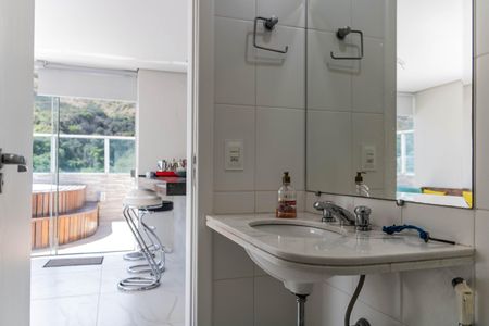 Apartamento à venda com 212m², 3 quartos e 2 vagas Apartamento à venda com 212m², 3 quartos e 2 vagasBanheiro