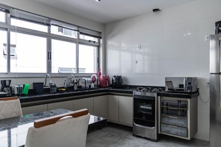 Apartamento à venda com 212m², 3 quartos e 2 vagas Apartamento à venda com 212m², 3 quartos e 2 vagasCozinha