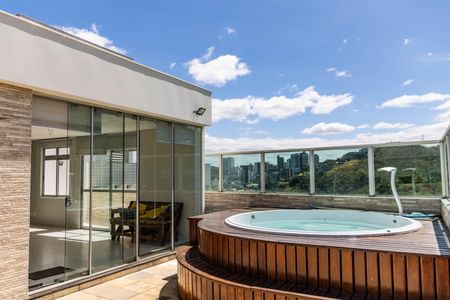 Apartamento à venda com 212m², 3 quartos e 2 vagas Apartamento à venda com 212m², 3 quartos e 2 vagasCobertura