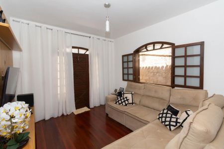 Sala de casa à venda com 3 quartos, 364m² em Califórnia, Belo Horizonte