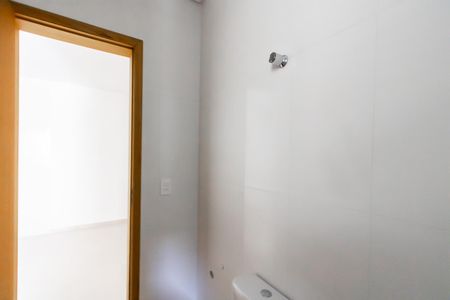 Apartamento à venda com 50m², 2 quartos e sem vaga Apartamento à venda com 50m², 2 quartos e sem vagaBanheiro
