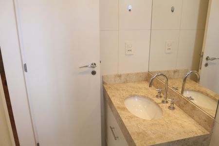 Apartamento à venda com 127m², 3 quartos e 1 vagaBanheiro da Suíte 1