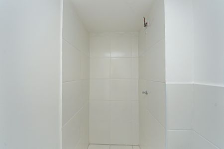 Banheiro de apartamento à venda com 1 quarto, 28m² em Vila Ema, São Paulo