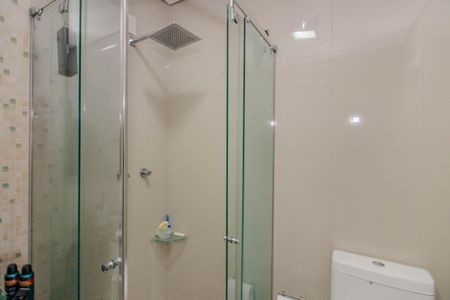 Casa à venda com 330m², 3 quartos e 3 vagasBanheiro da Suíte 2